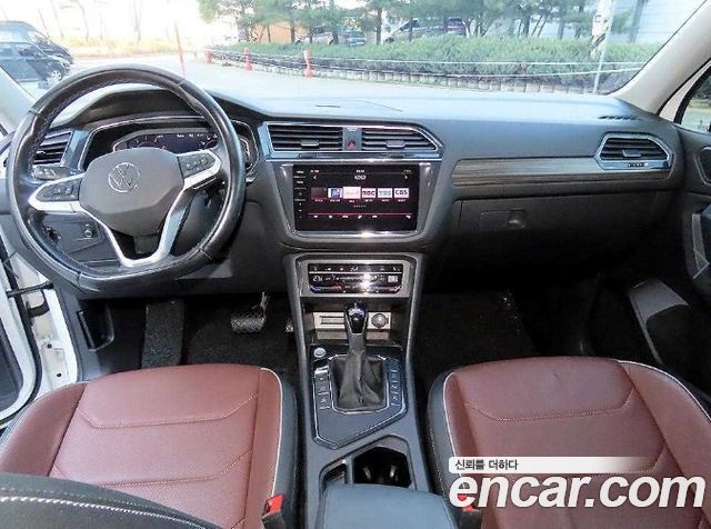 Volkswagen Tiguan Allspace 2.0 TSI Prestige 2023 — фото 7