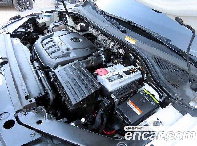 Volkswagen Tiguan Allspace 2.0 TSI Prestige 2023 — фото 23