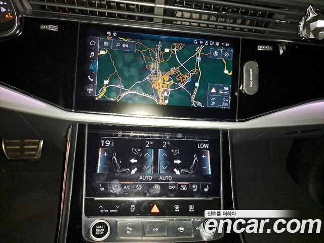Audi Q8 (4M) 55 TFSI Quattro Premium 2021 — фото 12