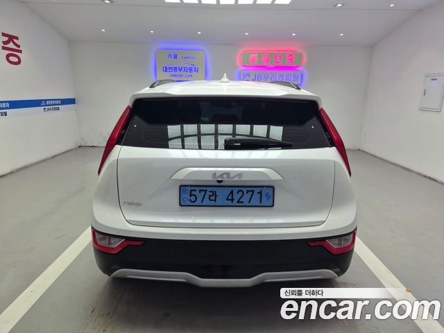 Kia Niro EV Air 2023 — фото 4