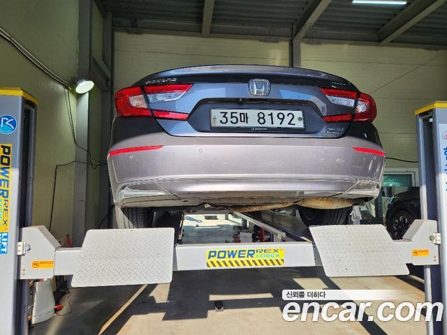 Honda Accord (X) 2.0 Hybrid Touring 2018 — фото 2