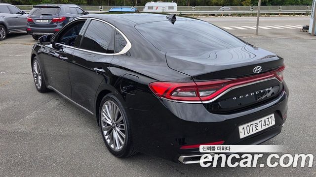 Hyundai Grandeur (IG) 3.0 Exclusive Special 2018 — фото 16