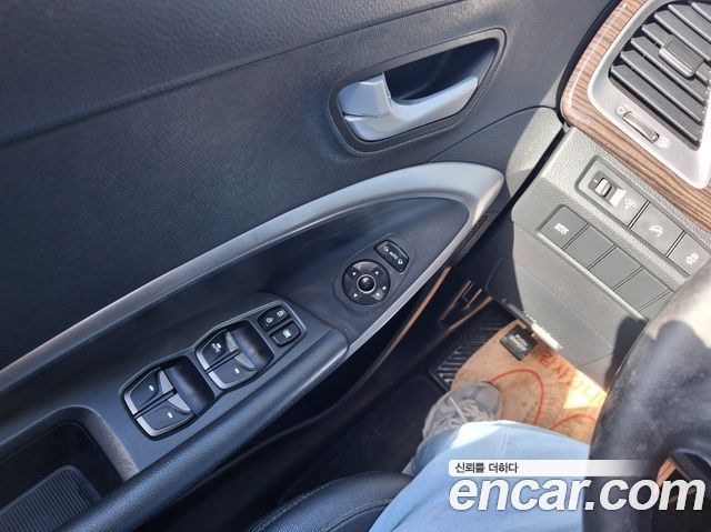 Hyundai Santa Fe (DM) Diesel(e-VGT) 2.0 2WD Morden 2015 — фото 9