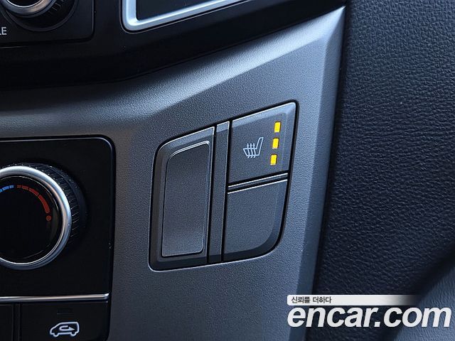 Hyundai Grand Starex Van 3-Seater Smart 2019 — фото 16