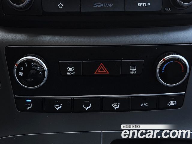 Hyundai Grand Starex Van 3-Seater Smart 2019 — фото 20