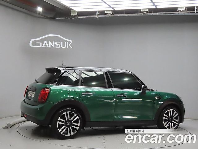 MINI Cooper 5Door Standard 3rd 2021 — фото 4