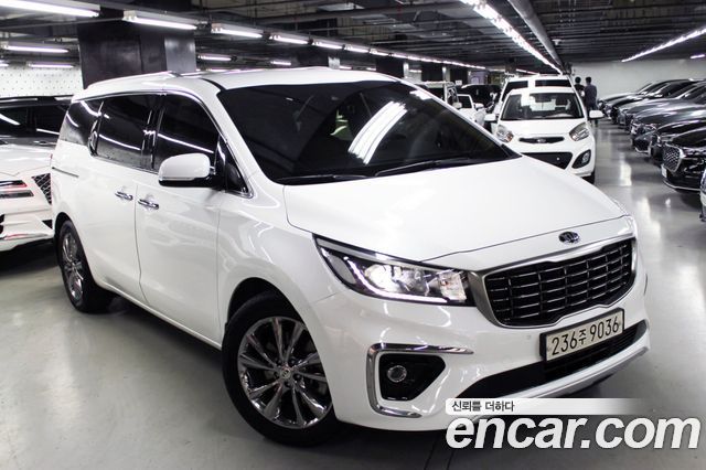 Kia Carnival 9-Seater Prstige