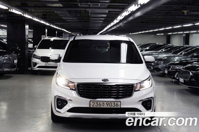Kia Carnival 9-Seater Prstige 2020 — фото 2