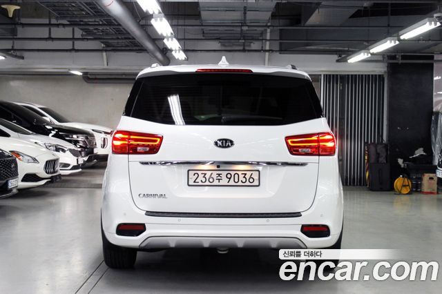 Kia Carnival 9-Seater Prstige 2020 — фото 5