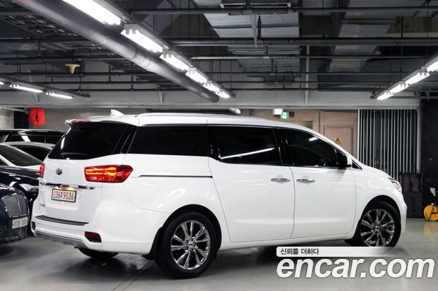 Kia Carnival 9-Seater Prstige 2020 — фото 6