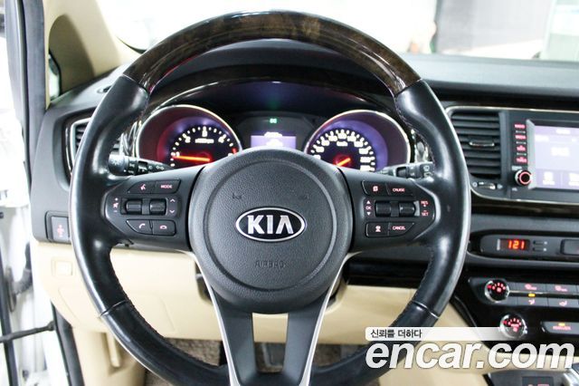 Kia Carnival 9-Seater Prstige 2020 — фото 16