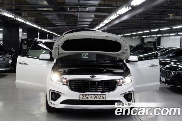 Kia Carnival 9-Seater Prstige 2020 — фото 23
