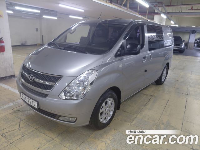 Hyundai Grand Starex 5-Seater VAN CVX Luxury