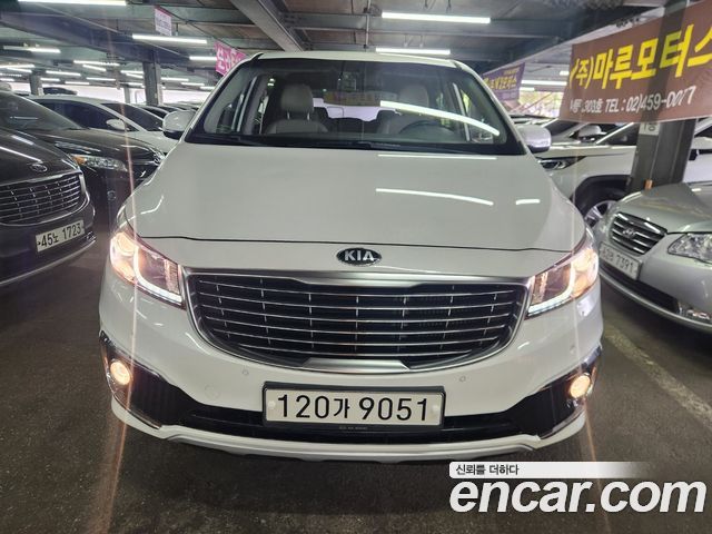 Kia Carnival 9-seater Luxury