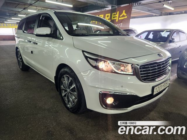 Kia Carnival 9-seater Luxury 2018 — фото 2