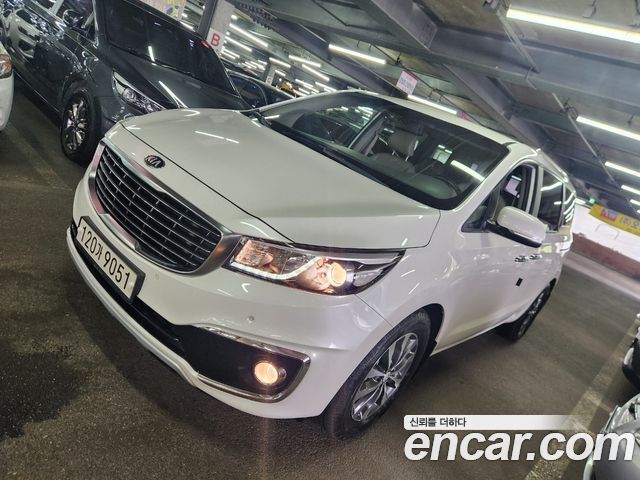 Kia Carnival 9-seater Luxury 2018 — фото 3