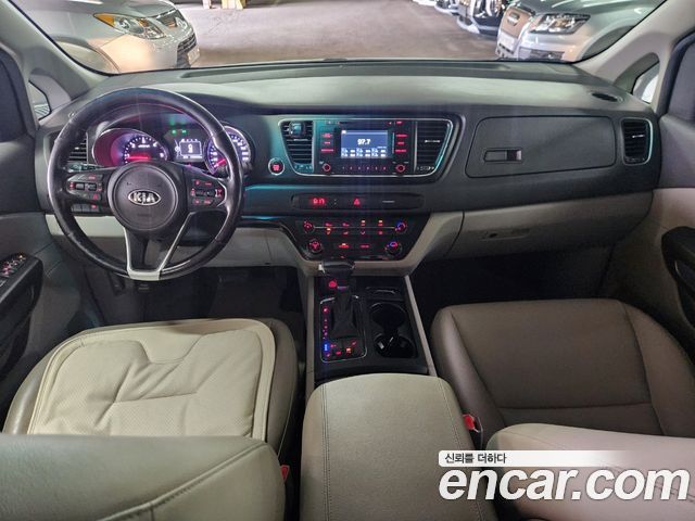 Kia Carnival 9-seater Luxury 2018 — фото 7