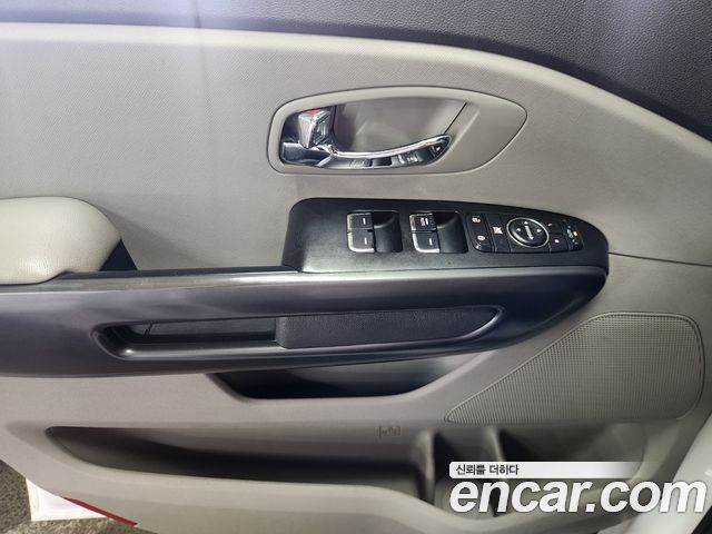 Kia Carnival 9-seater Luxury 2018 — фото 9