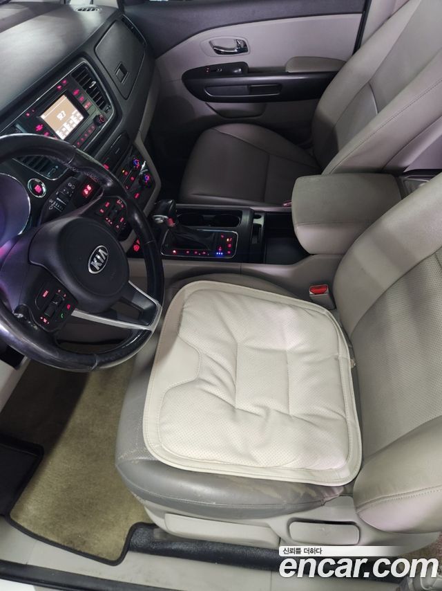 Kia Carnival 9-seater Luxury 2018 — фото 15