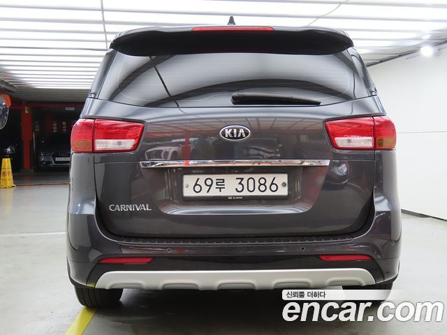 Kia Carnival 9-seater Luxury 2018 — фото 5