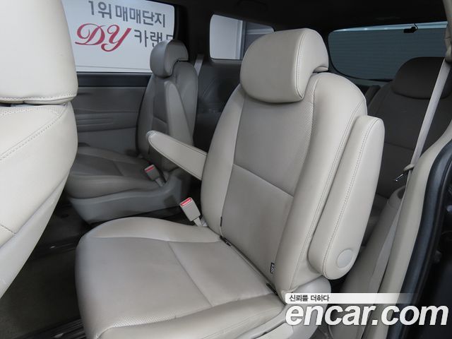 Kia Carnival 9-seater Luxury 2018 — фото 8