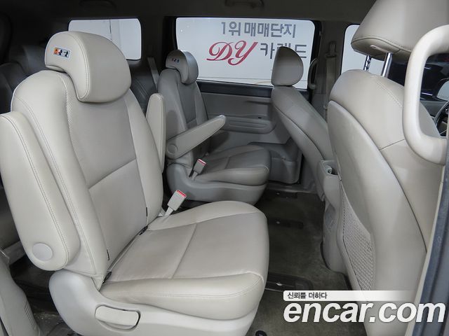 Kia Carnival 9-seater Luxury 2018 — фото 10