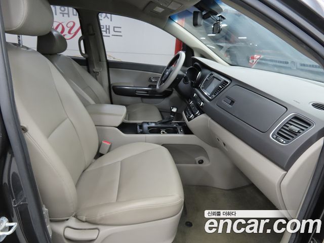 Kia Carnival 9-seater Luxury 2018 — фото 15