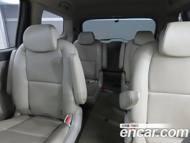 Kia Carnival 9-seater Luxury 2018 — фото 16
