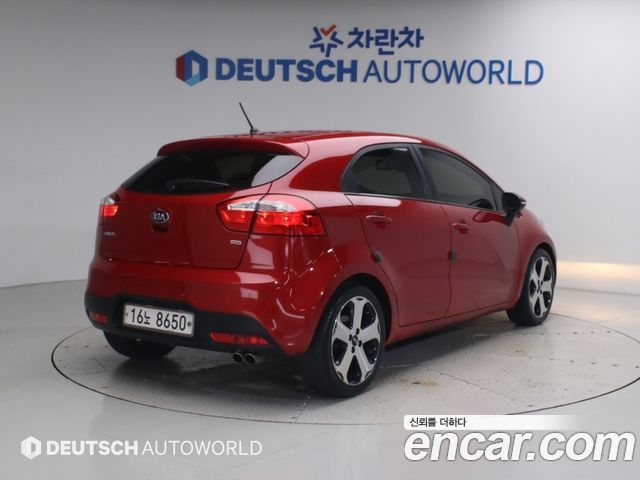 Kia Pride 1.6 GDI Hatchback Prestige 2014 — фото 2
