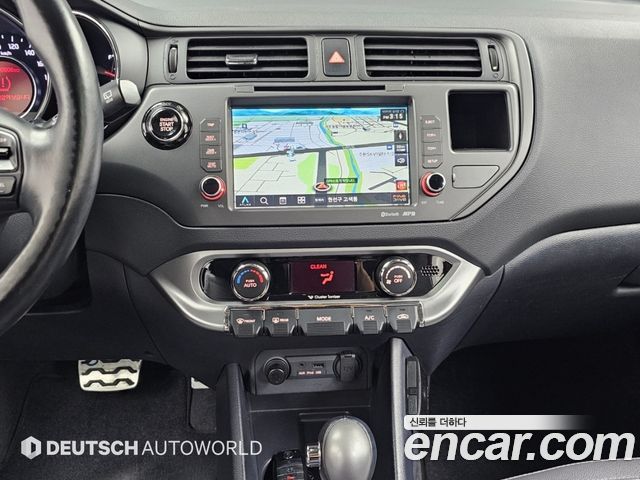 Kia Pride 1.6 GDI Hatchback Prestige 2014 — фото 15