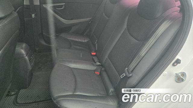 Hyundai Avante 1.6 GDi Modern Standard 2015 — фото 16