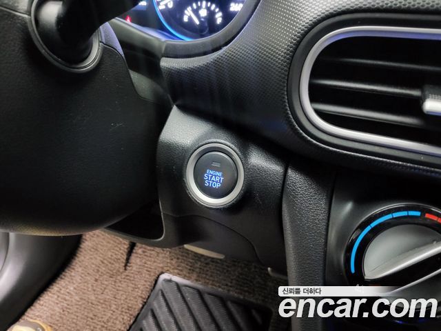 Hyundai Kona 1.6 Turbo 2WD Smart 2018 — фото 19