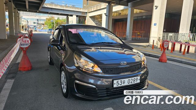 Kia Pride 4DR 1.4 MPI Deluxe 2017 — фото 2