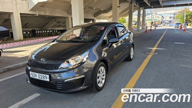 Kia Pride 4DR 1.4 MPI Deluxe 2017 — фото 3
