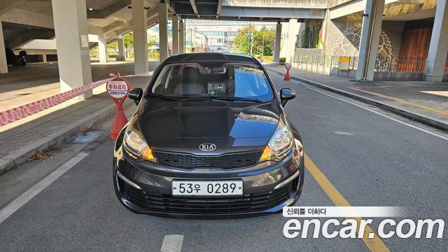 Kia Pride 4DR 1.4 MPI Deluxe 2017 — фото 5
