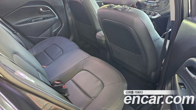 Kia Pride 4DR 1.4 MPI Deluxe 2017 — фото 10