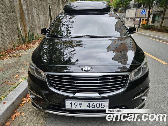 Kia Carnival 9-seater Hi-Limousine Prestige