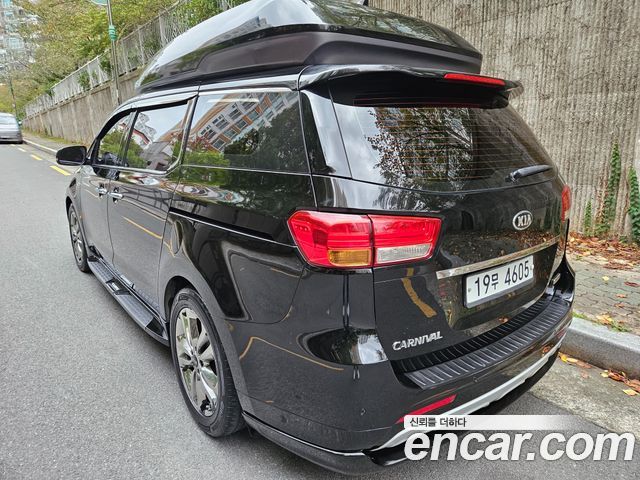 Kia Carnival 9-seater Hi-Limousine Prestige 2015 — фото 4