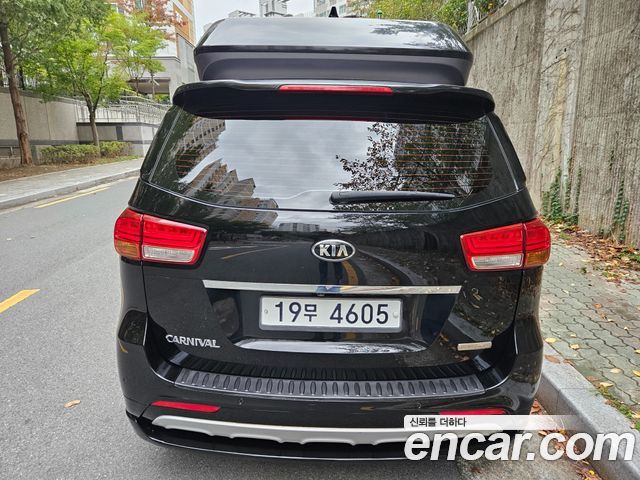Kia Carnival 9-seater Hi-Limousine Prestige 2015 — фото 6