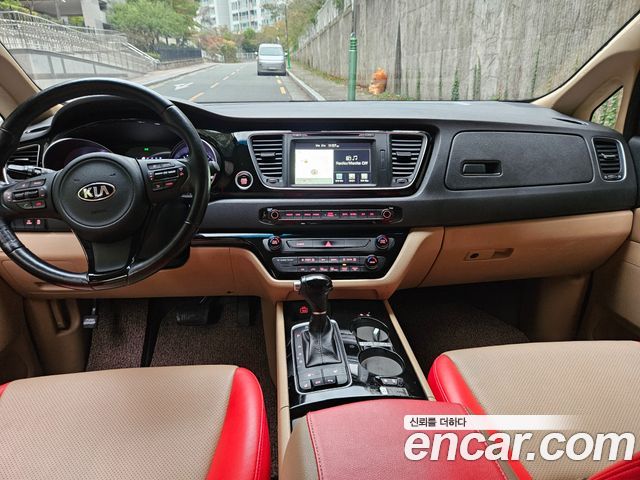 Kia Carnival 9-seater Hi-Limousine Prestige 2015 — фото 19