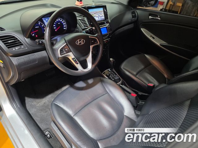 Hyundai Accent (New) 1.4 VVT Premier 2012 — фото 18
