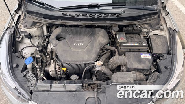 Hyundai Avante 1.6 GDi Premium Standard 2014 — фото 6