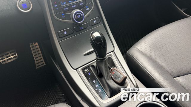 Hyundai Avante 1.6 GDi Premium Standard 2014 — фото 9