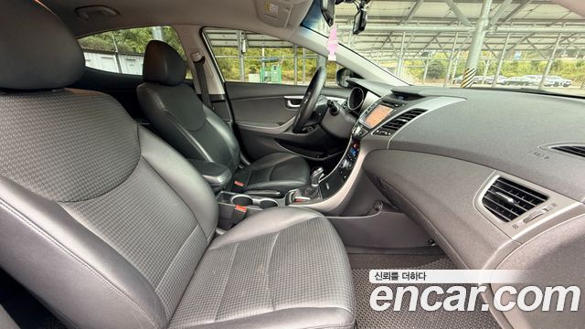 Hyundai Avante 1.6 GDi Premium Standard 2014 — фото 10