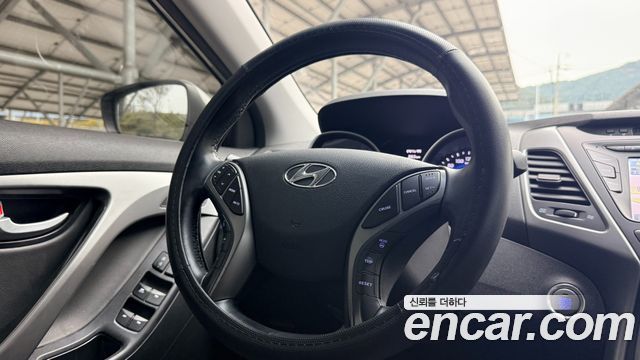 Hyundai Avante 1.6 GDi Premium Standard 2014 — фото 16