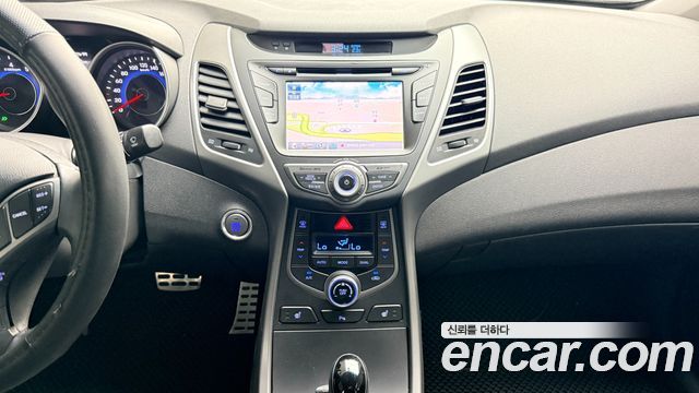 Hyundai Avante 1.6 GDi Premium Standard 2014 — фото 17