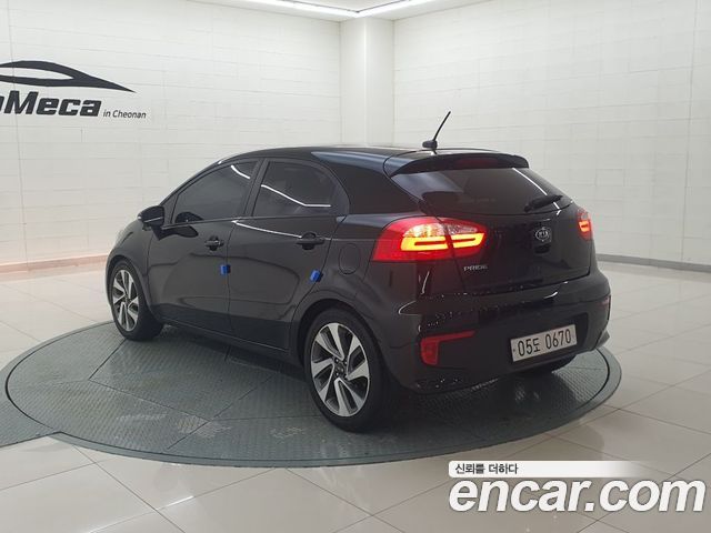 Kia Pride 5DR 1.6 GDI Prestige 2016 — фото 4