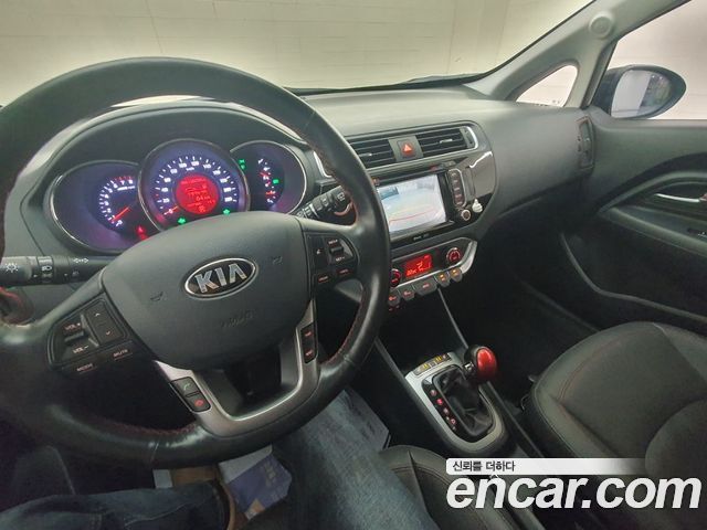 Kia Pride 5DR 1.6 GDI Prestige 2016 — фото 16