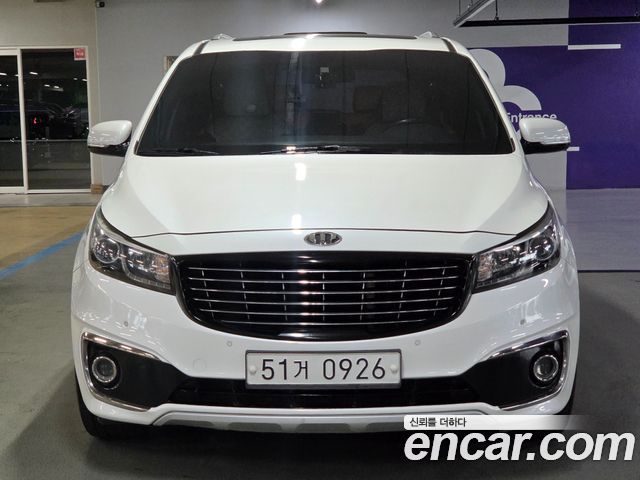 Kia Carnival 9-seater Luxury