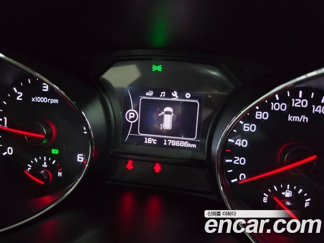 Kia Carnival 9-seater Luxury 2016 — фото 9